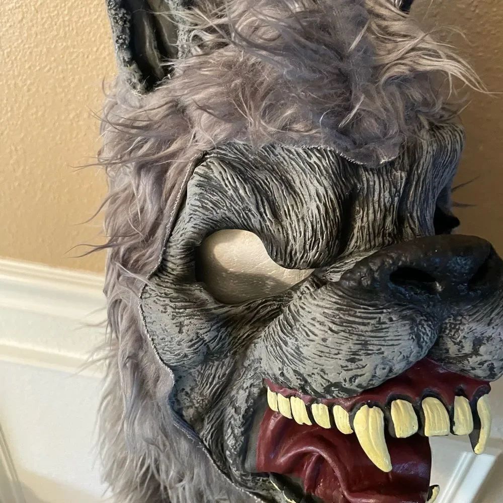 Scary Wolf Mask - Picture 2 of 16